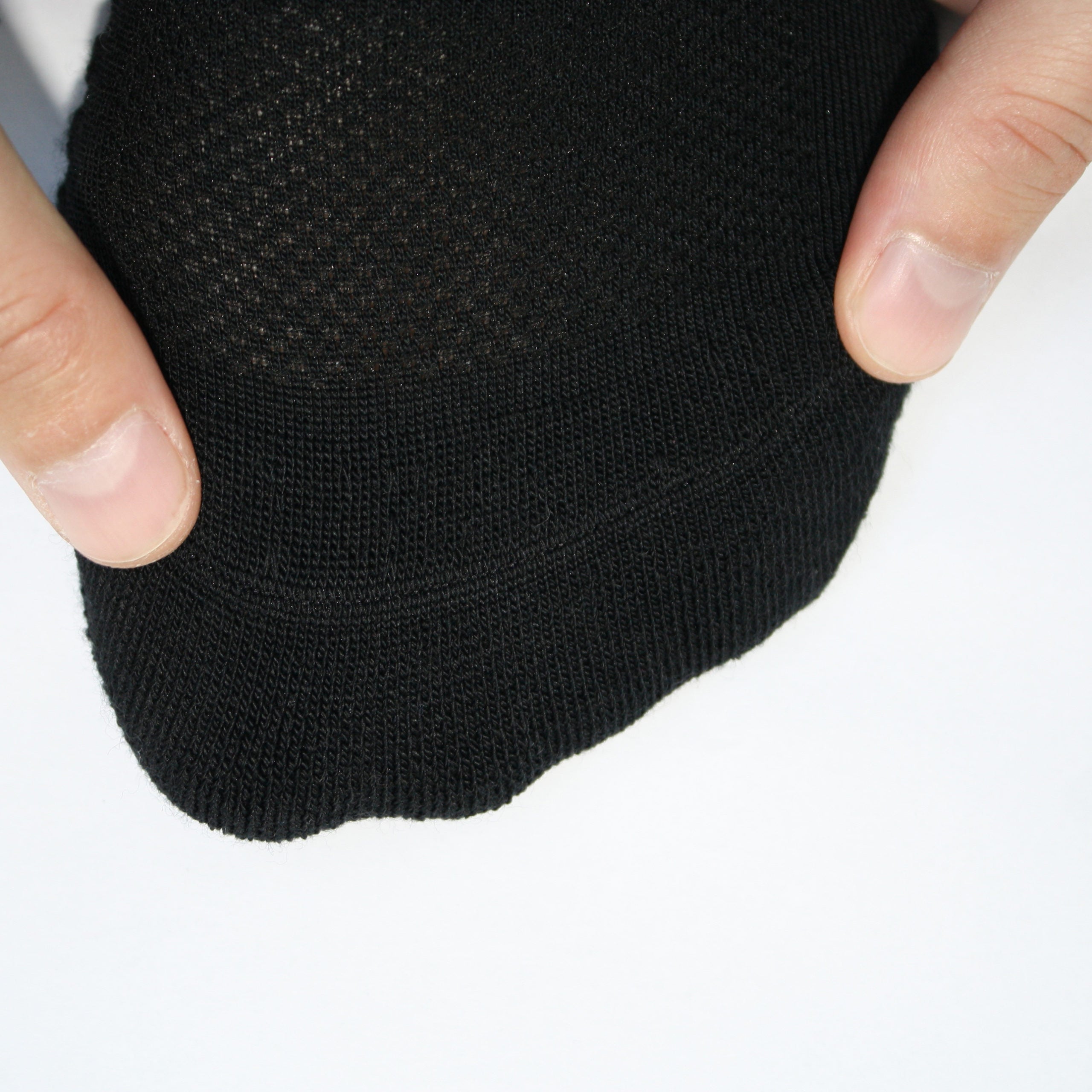 Merino Wandersocken schwarz Detailansicht - Polsterung von Ferse bis Zehen, nahtlose Verarbeitung